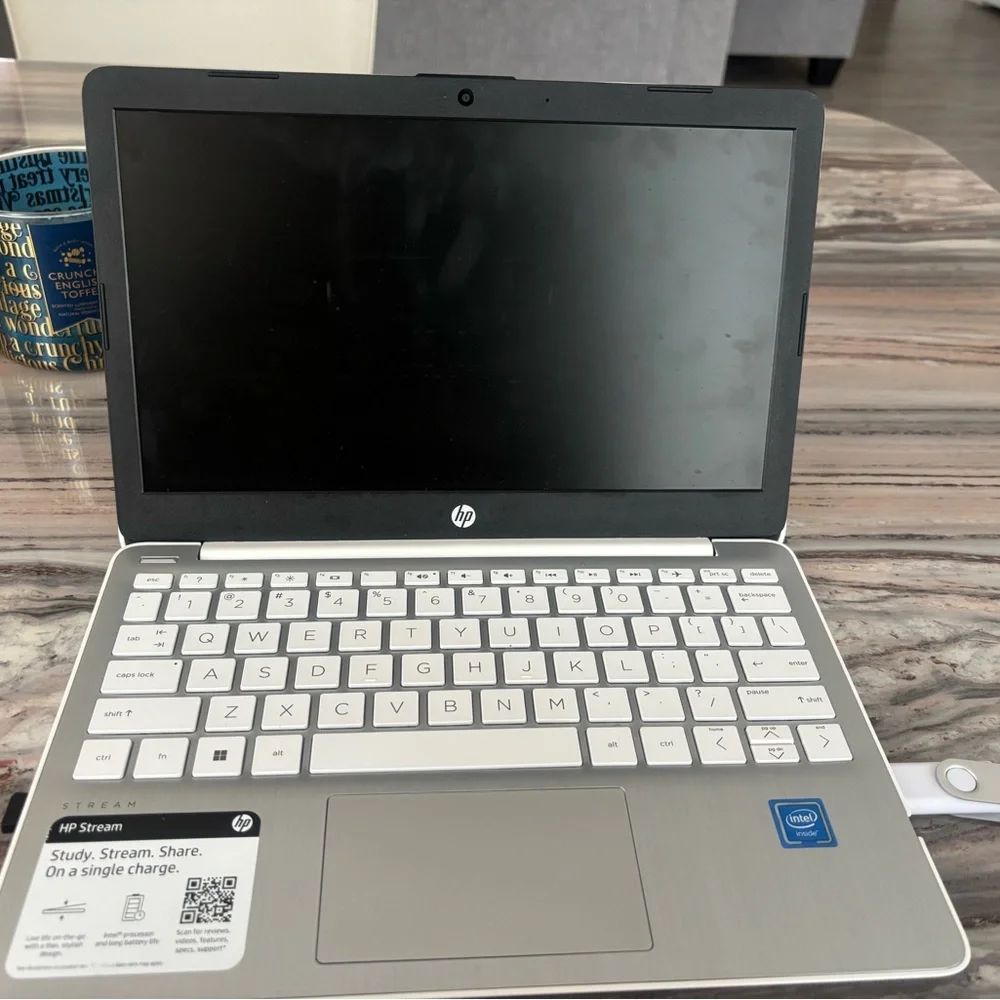 HP White Laptop with Silver Logo